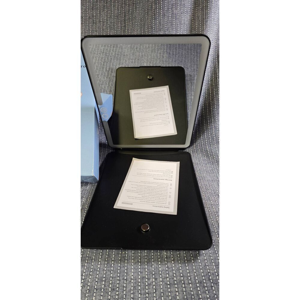 DeWEISN Rechargeable Pad LED Makeup Mirror - Picture 3 of 6